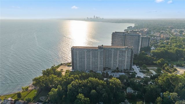 12900 Lake Avenue 811, Lakewood, OH 44107