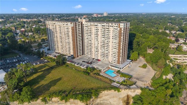 12900 Lake Avenue 811, Lakewood, OH 44107