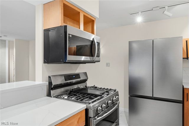 12900 Lake Avenue 811, Lakewood, OH 44107