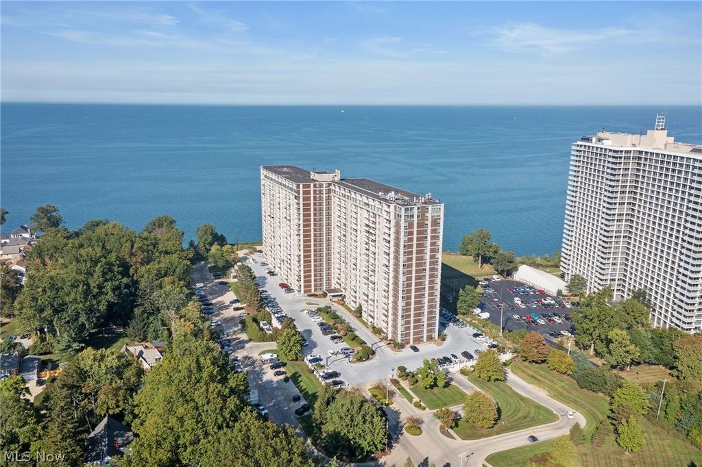 12900 Lake Avenue 811, Lakewood, OH 44107