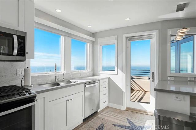 2590 Iris, Laguna Beach, CA 92651