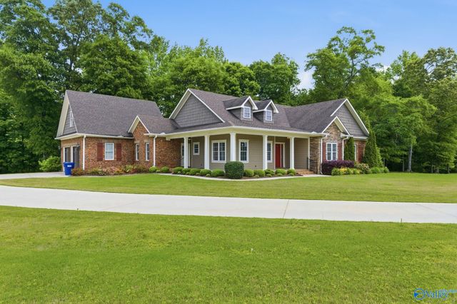 175 Glenview Drive, Albertville, AL 35950
