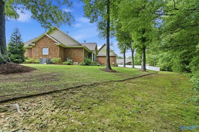 175 Glenview Drive, Albertville, AL 35950