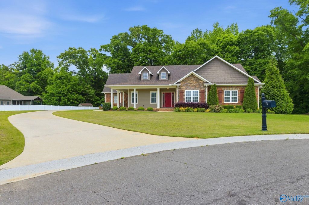 175 Glenview Drive, Albertville, AL 35950