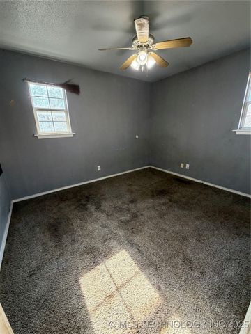 1004 S D and H Street, Cleveland, OK 74020