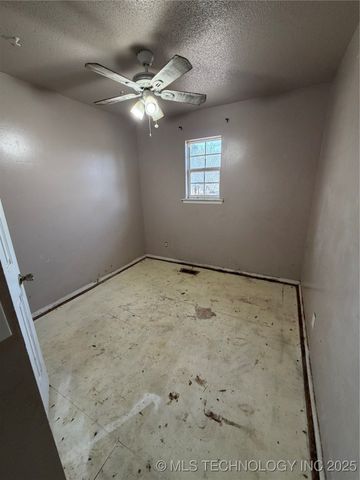 1004 S D and H Street, Cleveland, OK 74020