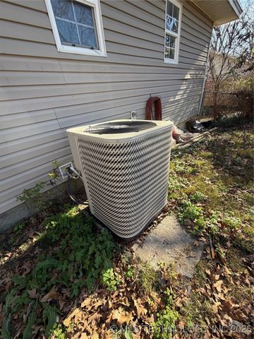 1004 S D and H Street, Cleveland, OK 74020