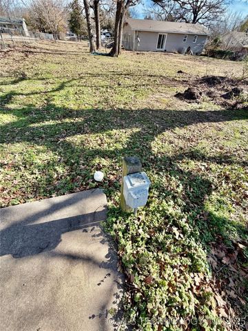 1004 S D and H Street, Cleveland, OK 74020