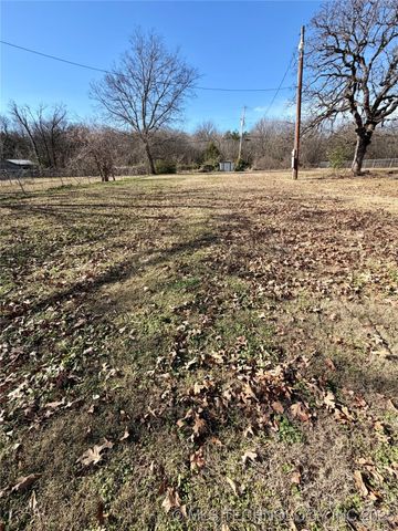 1004 S D and H Street, Cleveland, OK 74020