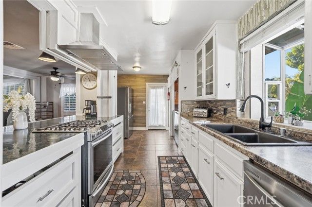 550 Fermoore, San Fernando, CA 91340