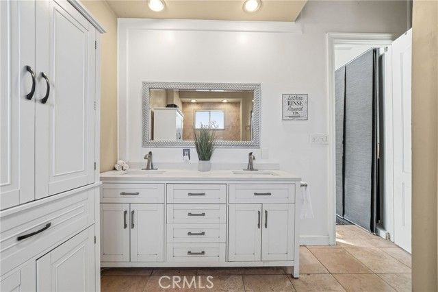 550 Fermoore, San Fernando, CA 91340