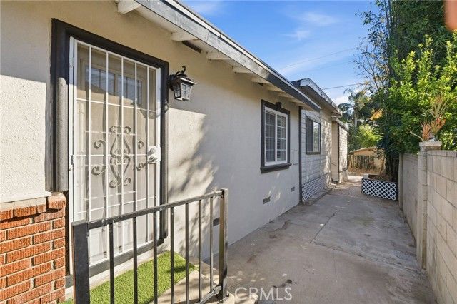 550 Fermoore, San Fernando, CA 91340