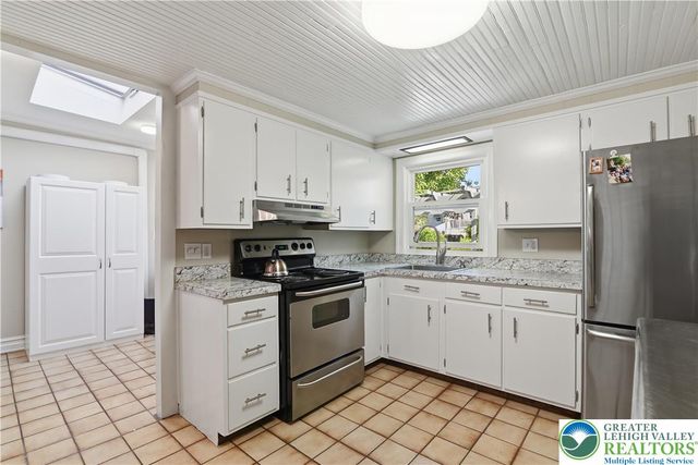 1020 West Chew Street, Allentown City, PA 18102