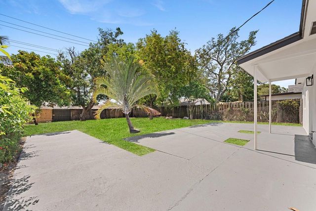 824 S F Street, Lake Worth, FL 33460
