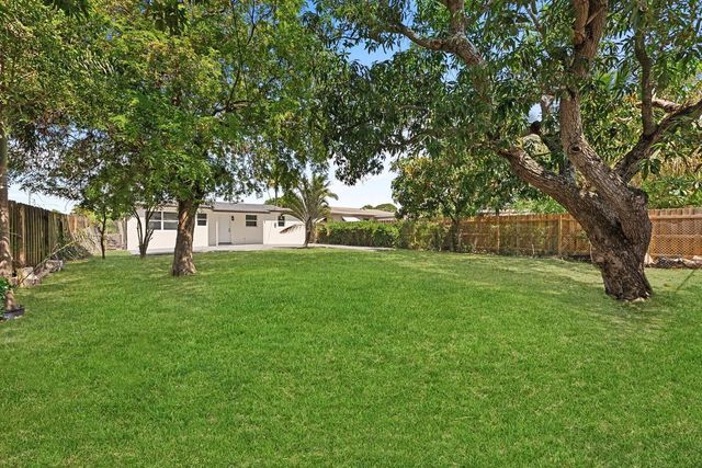 824 S F Street, Lake Worth, FL 33460