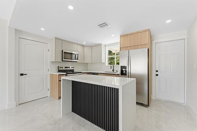 824 S F Street, Lake Worth, FL 33460