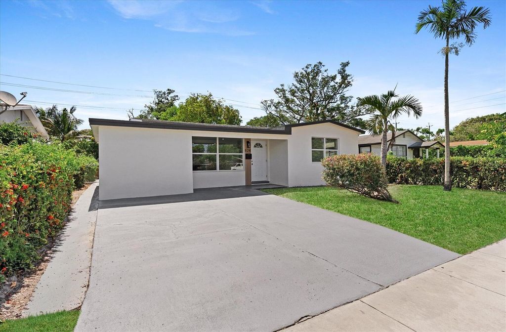 824 S F Street, Lake Worth, FL 33460