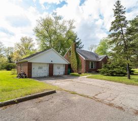 9282 Wayne Road, Romulus, MI 48174