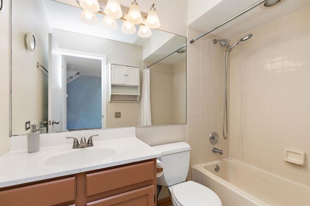 2032 Teton Parkway 2032, Algonquin, IL 60102