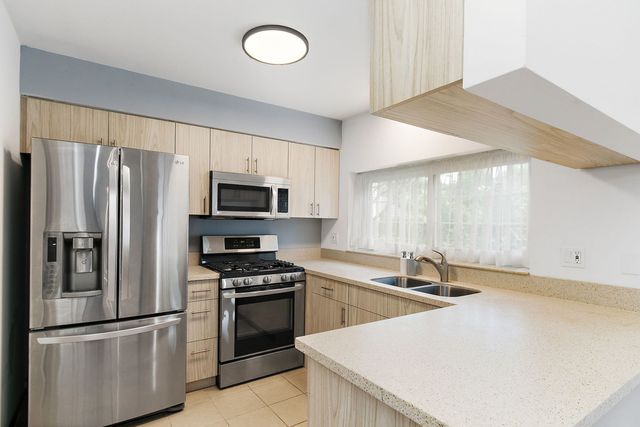 2032 Teton Parkway 2032, Algonquin, IL 60102