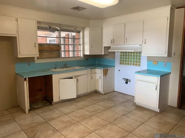 32640 Francise St, White Castle, LA 70788