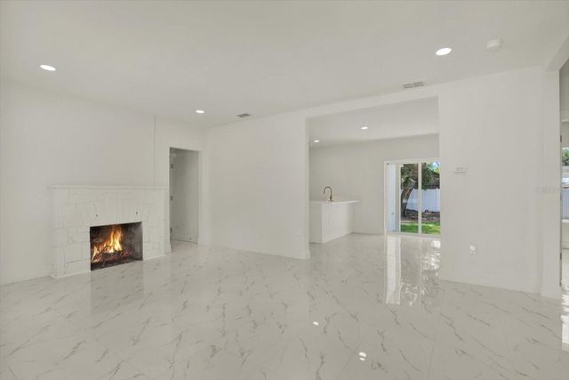 1209 E 33RD AVENUE, Tampa, FL 33603