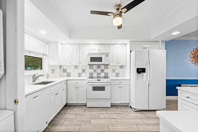 3031 NE 51st Street 106w, Fort Lauderdale, FL 33308