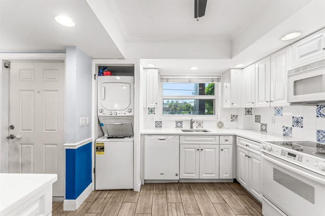3031 NE 51st Street 106w, Fort Lauderdale, FL 33308
