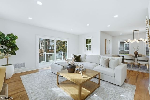 8 Mountainview Rd, Millburn Twp., NJ 07041