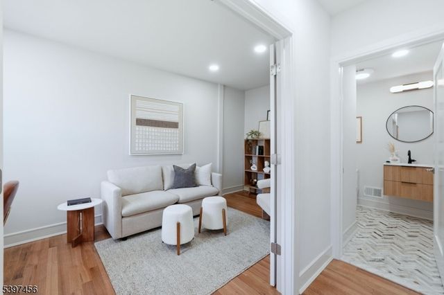 8 Mountainview Rd, Millburn Twp., NJ 07041