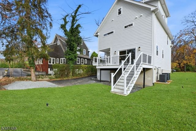 8 Mountainview Rd, Millburn Twp., NJ 07041