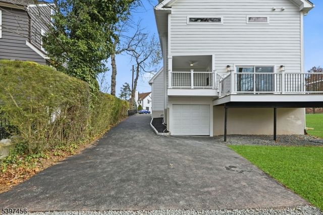 8 Mountainview Rd, Millburn Twp., NJ 07041