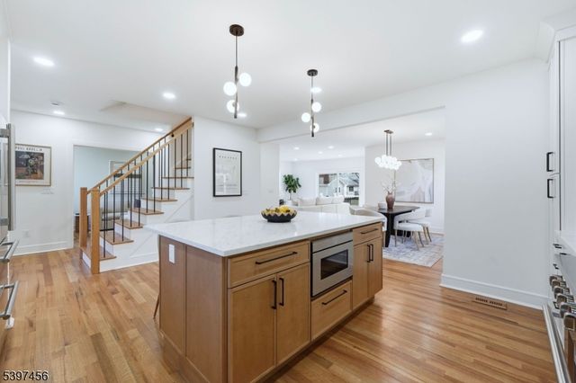 8 Mountainview Rd, Millburn Twp., NJ 07041