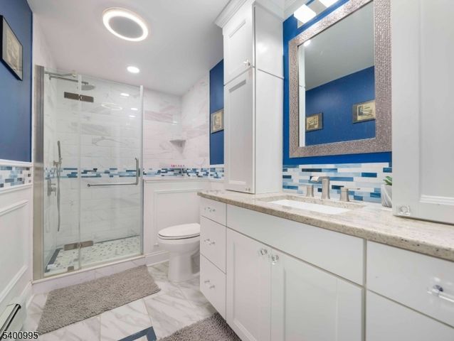 16 Prospect Point Rd, Jefferson Twp., NJ 07849