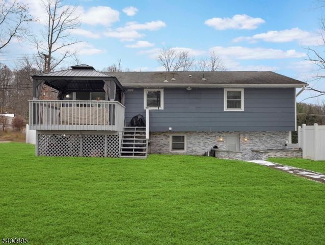 16 Prospect Point Rd, Jefferson Twp., NJ 07849