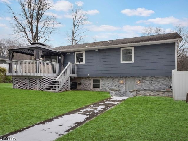 16 Prospect Point Rd, Jefferson Twp., NJ 07849