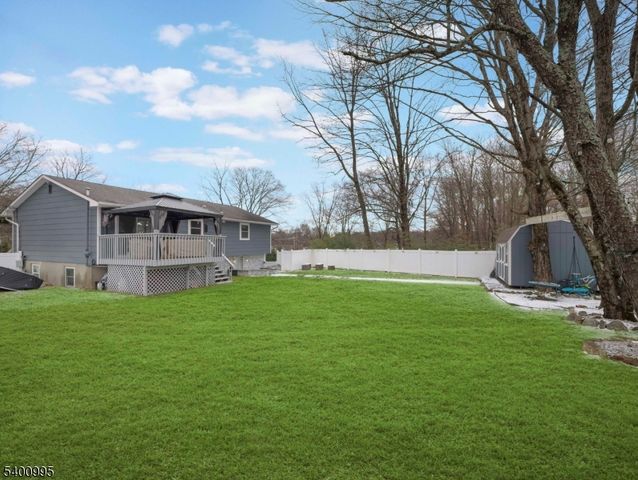 16 Prospect Point Rd, Jefferson Twp., NJ 07849