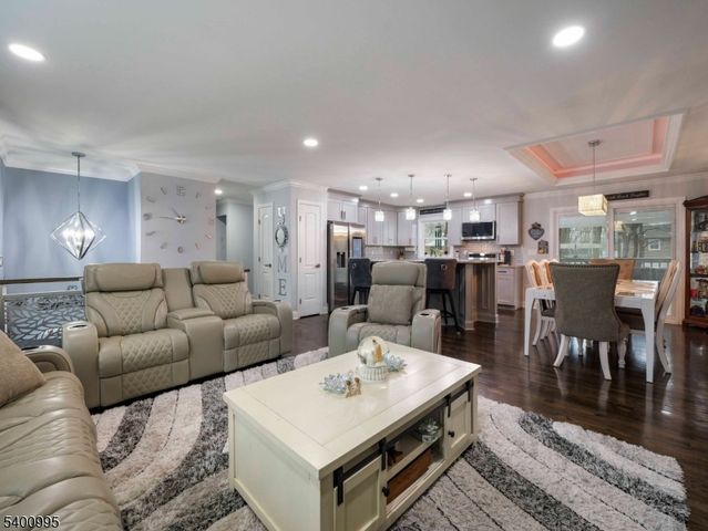 16 Prospect Point Rd, Jefferson Twp., NJ 07849