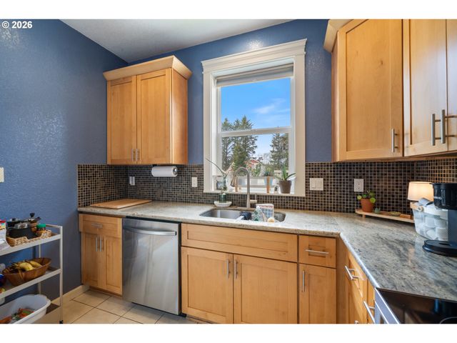 1550 BLACK SANDS Way, Tillamook, OR 97141