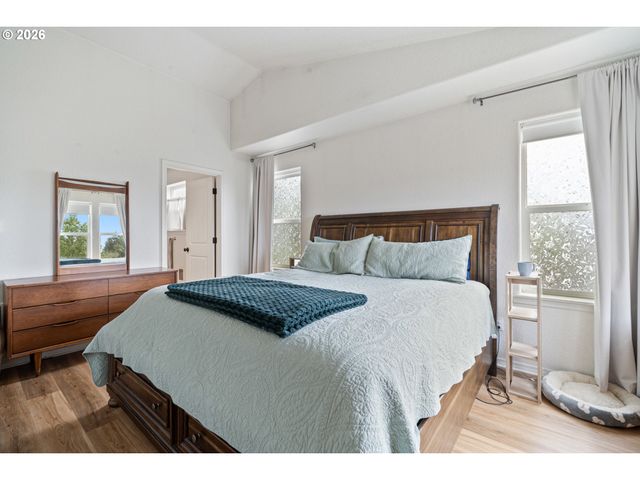 1550 BLACK SANDS Way, Tillamook, OR 97141