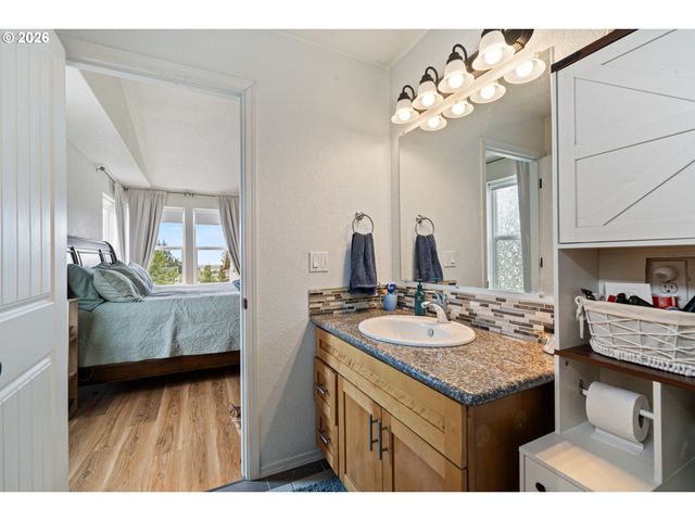 1550 BLACK SANDS Way, Tillamook, OR 97141