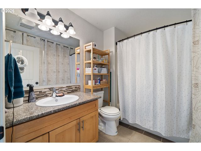 1550 BLACK SANDS Way, Tillamook, OR 97141
