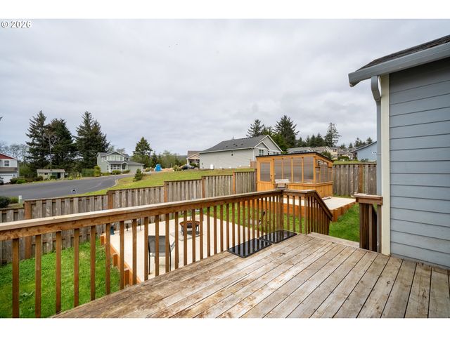 1550 BLACK SANDS Way, Tillamook, OR 97141