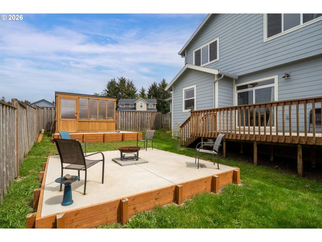 1550 BLACK SANDS Way, Tillamook, OR 97141