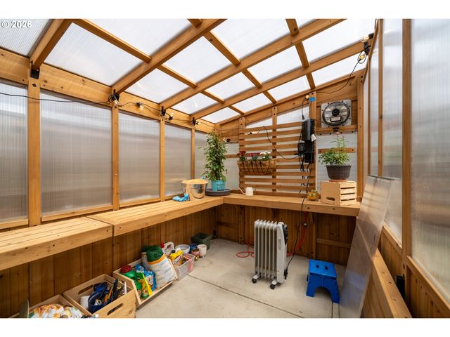 1550 BLACK SANDS Way, Tillamook, OR 97141