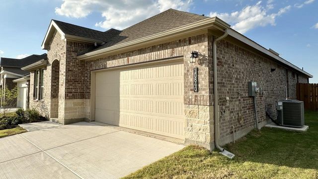 10840 BLACK ONYX Drive, Fort Worth, TX 76036
