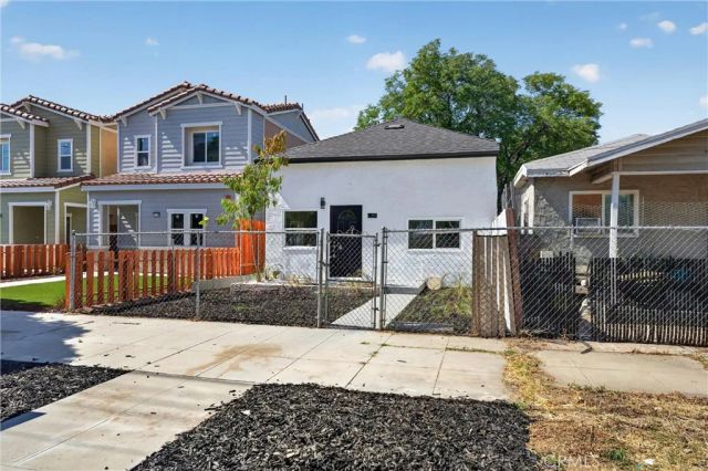 248 W N, Colton, CA 92324