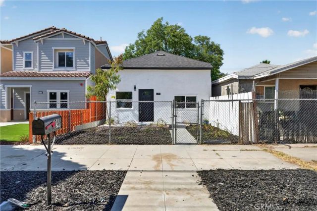 248 W N, Colton, CA 92324