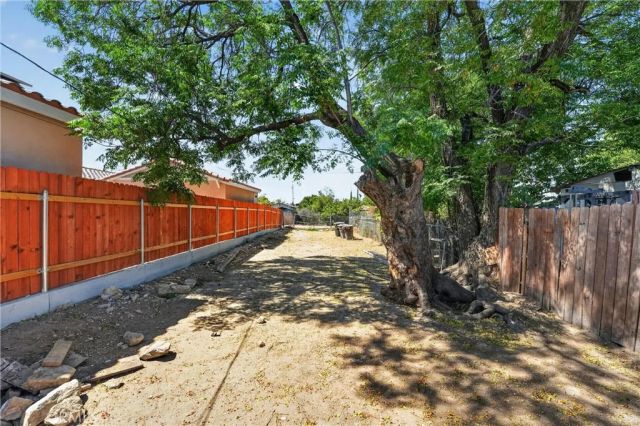 248 W N, Colton, CA 92324