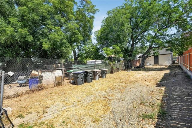 248 W N, Colton, CA 92324